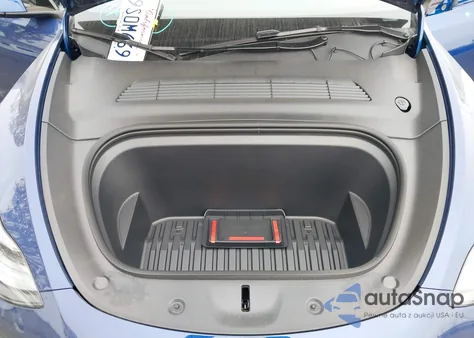 2025 Tesla Model Y Long Range Dual Motor Rear-Wheel Drive z USA, uszkodzony, nr VIN 7SAYGDED7SF309635